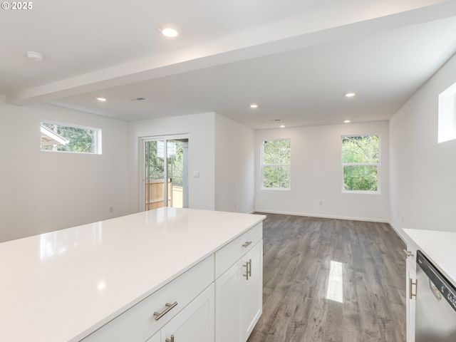 5907 Ne 121ST Way, Vancouver, WA 98686