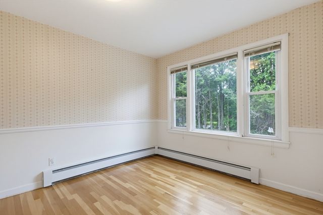 17 Reynolds St, Worcester, MA 01606