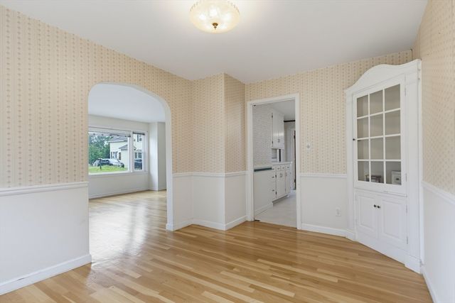 17 Reynolds St, Worcester, MA 01606