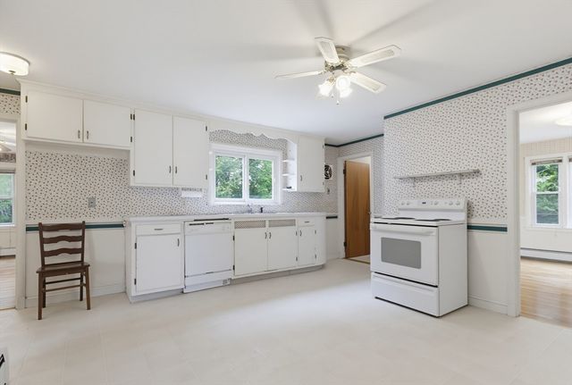 17 Reynolds St, Worcester, MA 01606