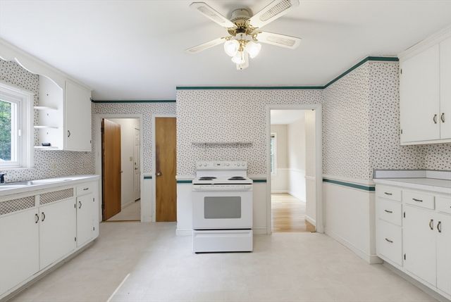 17 Reynolds St, Worcester, MA 01606