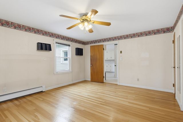 17 Reynolds St, Worcester, MA 01606