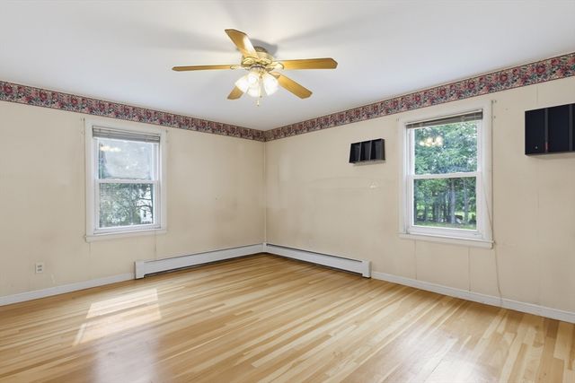17 Reynolds St, Worcester, MA 01606