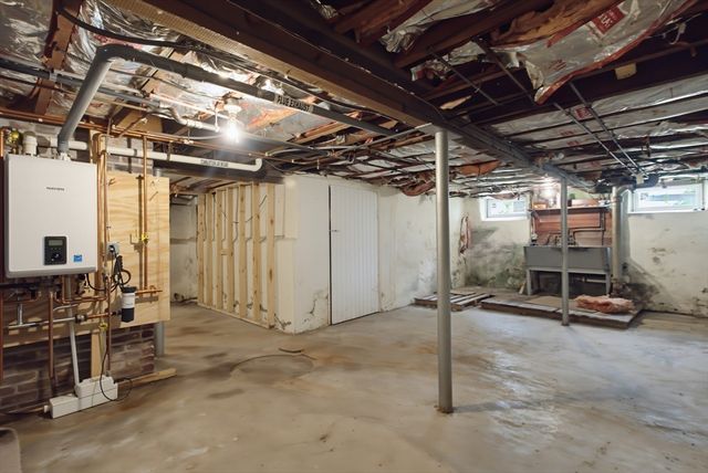 17 Reynolds St, Worcester, MA 01606