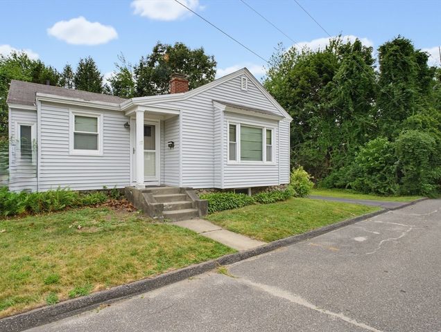17 Reynolds St, Worcester, MA 01606