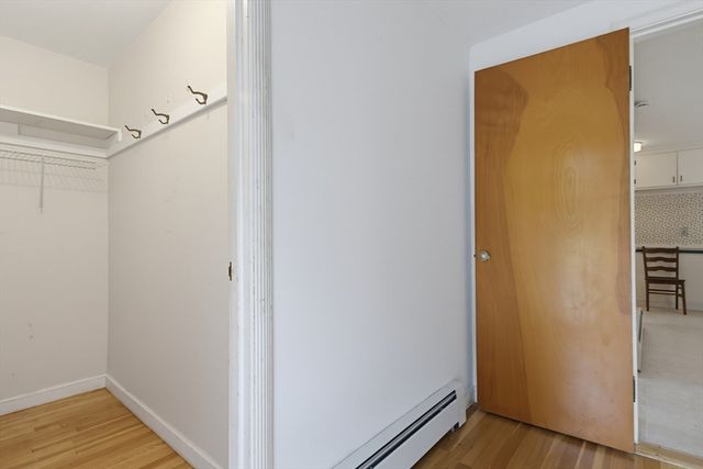 17 Reynolds St, Worcester, MA 01606