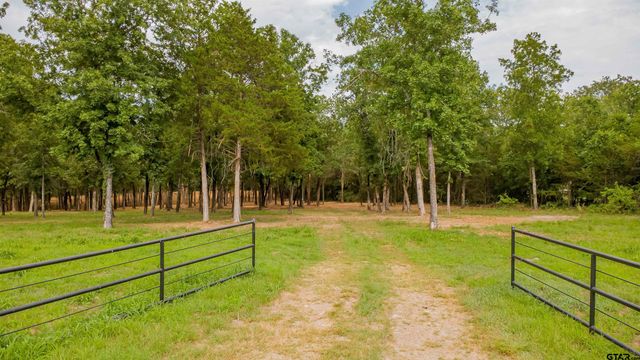 19301 FM 16 W, Lindale, TX 75771