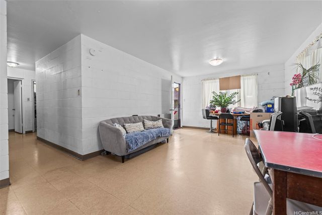 1817 Wilder Avenue, Honolulu, HI 96822