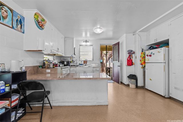 1817 Wilder Avenue, Honolulu, HI 96822