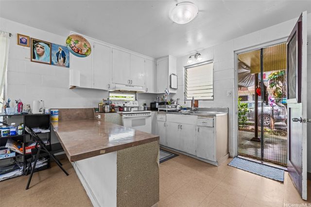 1817 Wilder Avenue, Honolulu, HI 96822