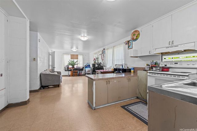 1817 Wilder Avenue, Honolulu, HI 96822