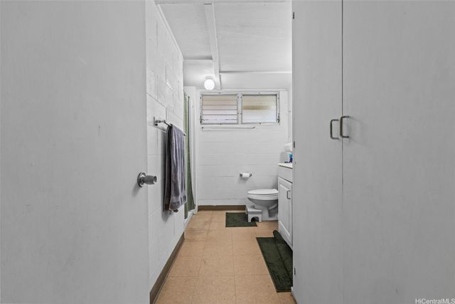 1817 Wilder Avenue, Honolulu, HI 96822