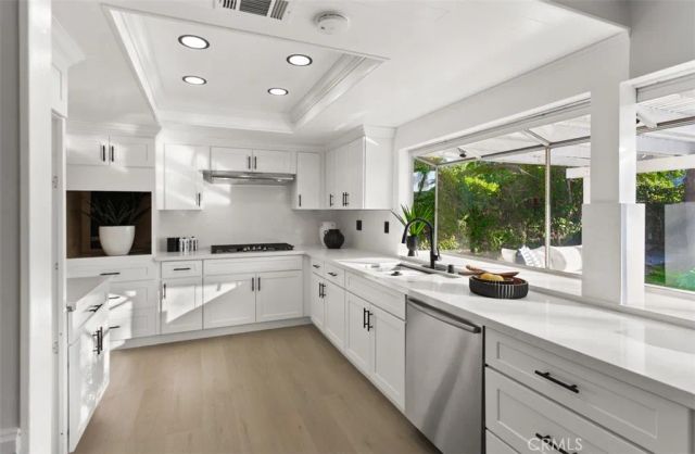 9882 Kings Canyon, Huntington Beach, CA 92646