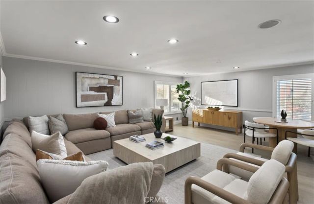 9882 Kings Canyon, Huntington Beach, CA 92646