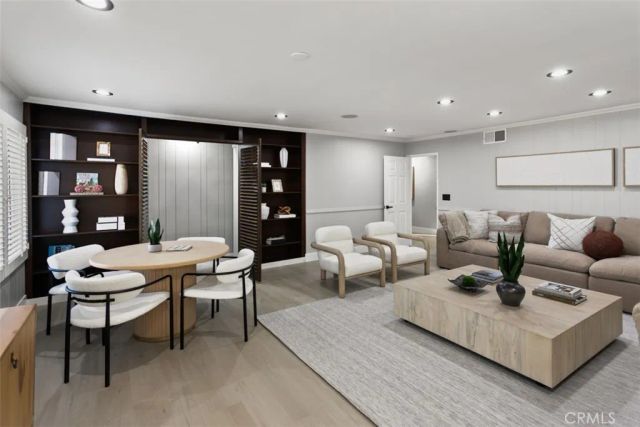 9882 Kings Canyon, Huntington Beach, CA 92646