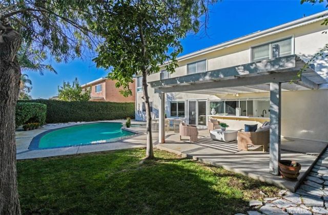 9882 Kings Canyon, Huntington Beach, CA 92646