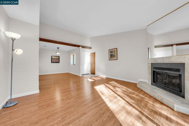 1383 Hull Ln, Martinez, CA 94553