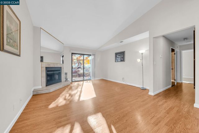 1383 Hull Ln, Martinez, CA 94553