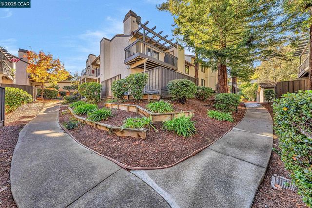 1383 Hull Ln, Martinez, CA 94553