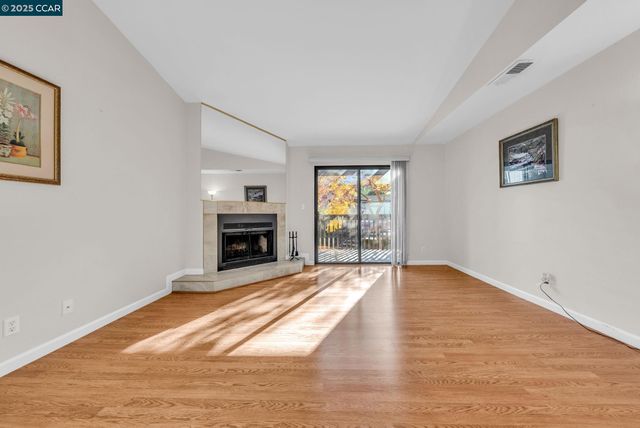 1383 Hull Ln, Martinez, CA 94553