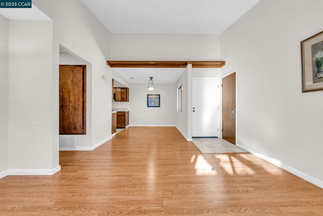 1383 Hull Ln, Martinez, CA 94553