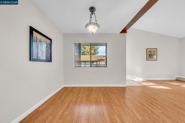 1383 Hull Ln, Martinez, CA 94553