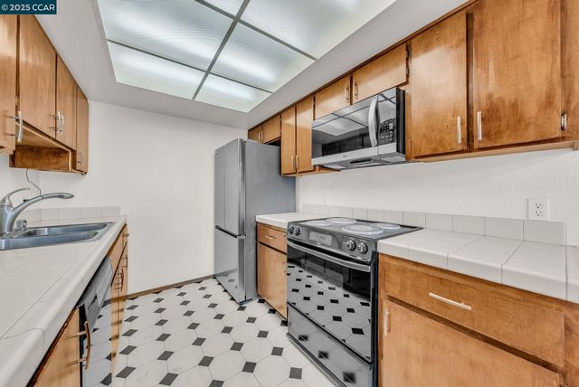 1383 Hull Ln, Martinez, CA 94553