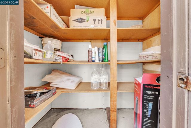 1383 Hull Ln, Martinez, CA 94553