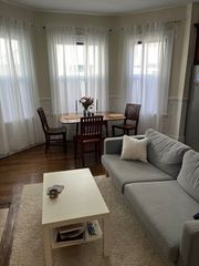 16 Winslow Rd 1, Brookline, MA 02446