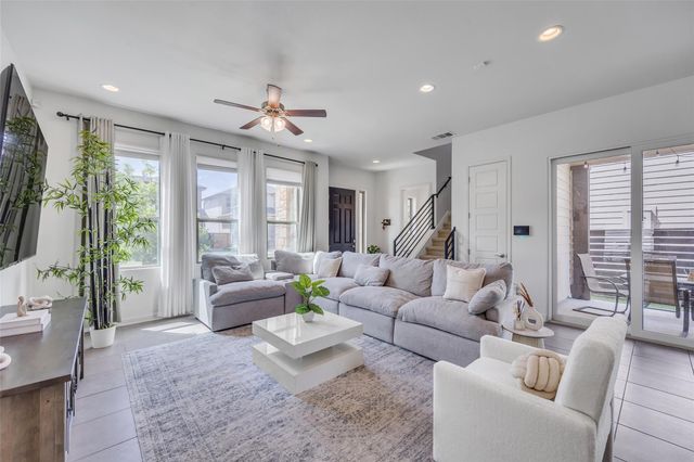 1612 Arcilla ST, Austin, TX 78741