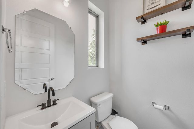 1612 Arcilla ST, Austin, TX 78741