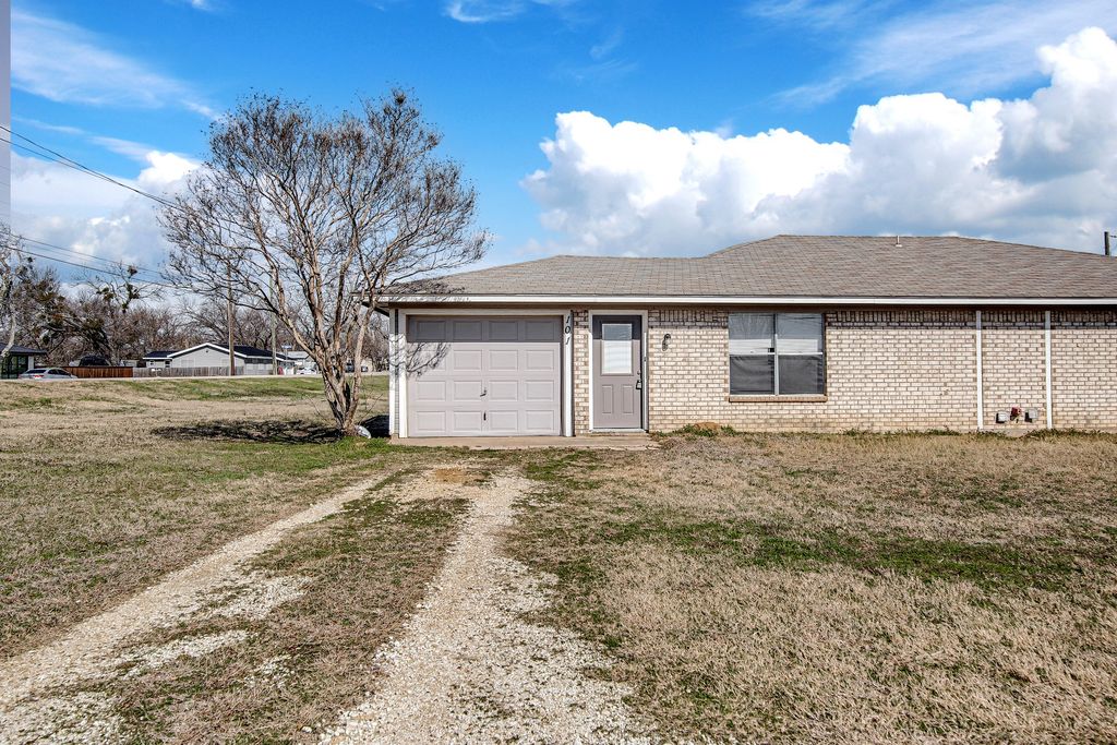 101 Cedar Crest Street 101, Joshua, TX 76058