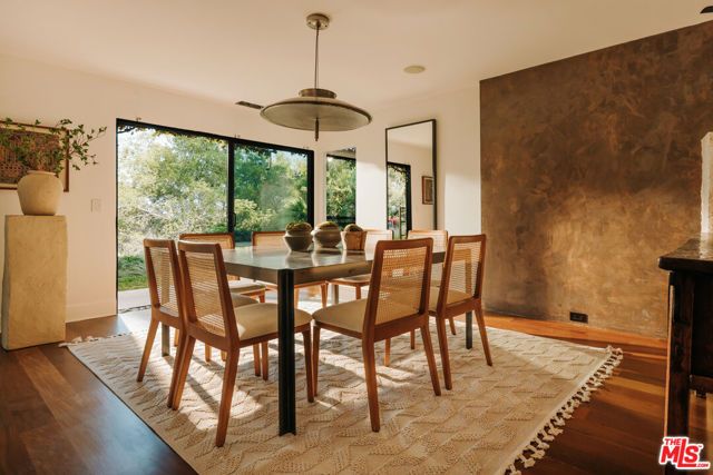 2220 Banyan Drive, Los Angeles, CA 90049