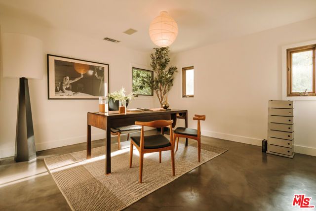 2220 Banyan Drive, Los Angeles, CA 90049