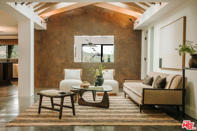 2220 Banyan Drive, Los Angeles, CA 90049