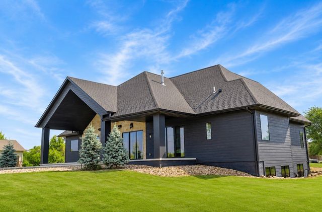 1680 Timberlake Run, Cedar Rapids, IA 52403