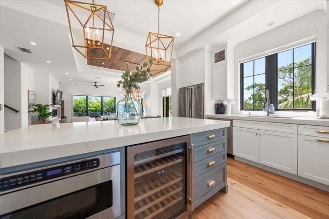 6840 LONGBOAT DRIVE S, Longboat Key, FL 34228