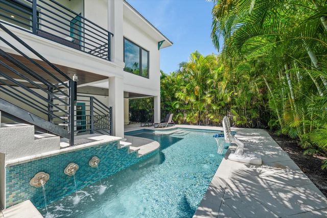6840 LONGBOAT DRIVE S, Longboat Key, FL 34228