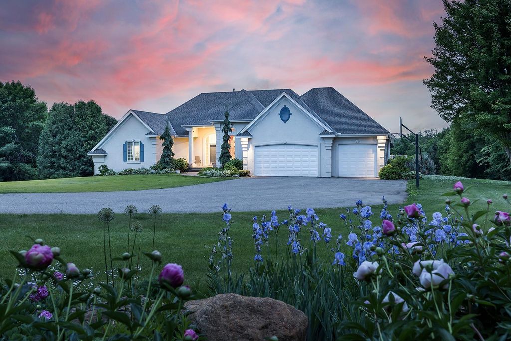 9025 Airport Road, Waconia, MN 55387