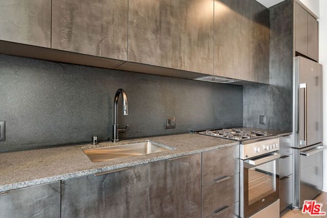 10700 Tabor Street 404, Los Angeles, CA 90034