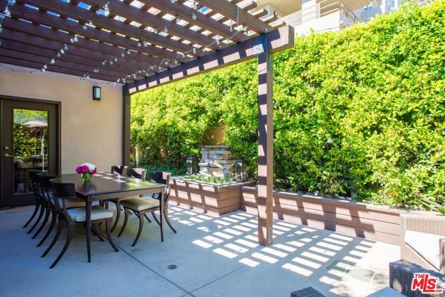 9001 Phyllis Avenue, West Hollywood, CA 90069