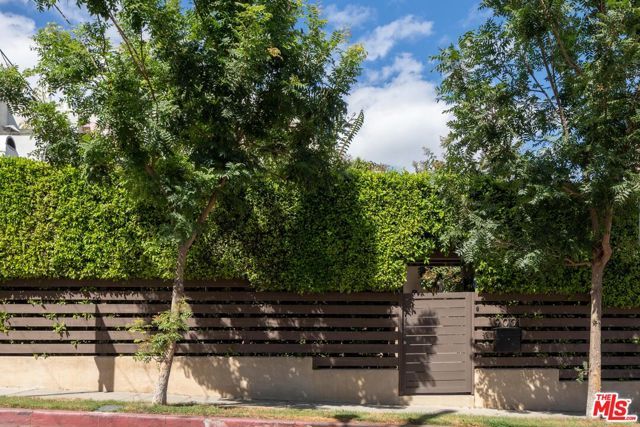 9001 Phyllis Avenue, West Hollywood, CA 90069