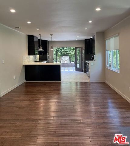 9001 Phyllis Avenue, West Hollywood, CA 90069