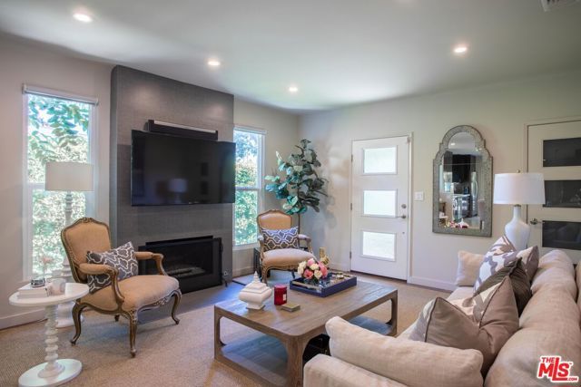 9001 Phyllis Avenue, West Hollywood, CA 90069