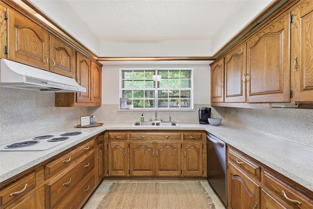 823 Ridgecrest Circle, Denton, TX 76205