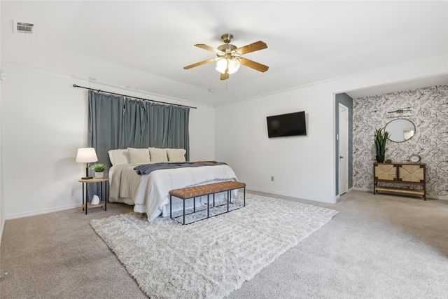 823 Ridgecrest Circle, Denton, TX 76205