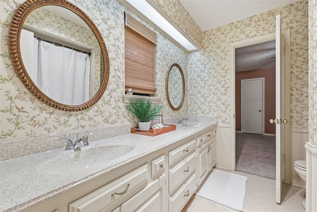 823 Ridgecrest Circle, Denton, TX 76205