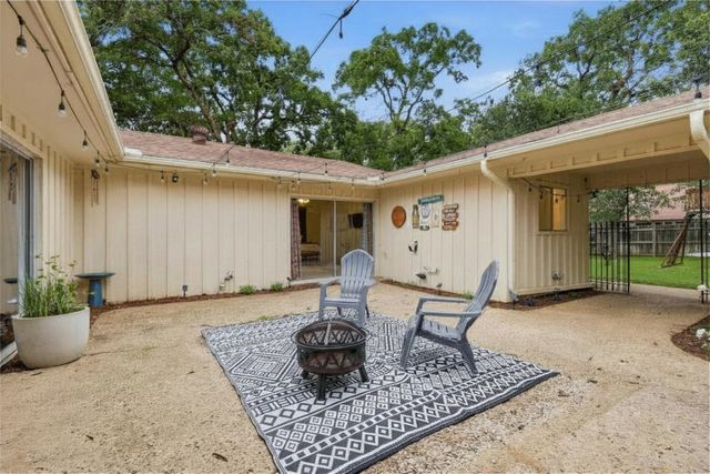 823 Ridgecrest Circle, Denton, TX 76205