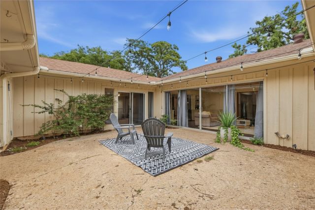 823 Ridgecrest Circle, Denton, TX 76205