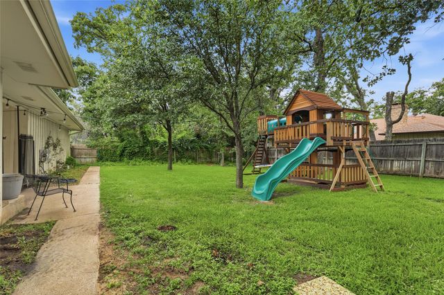 823 Ridgecrest Circle, Denton, TX 76205